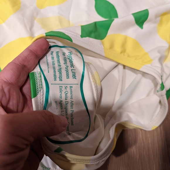 Lemon Print Swimsuit - Picture 4 of 6